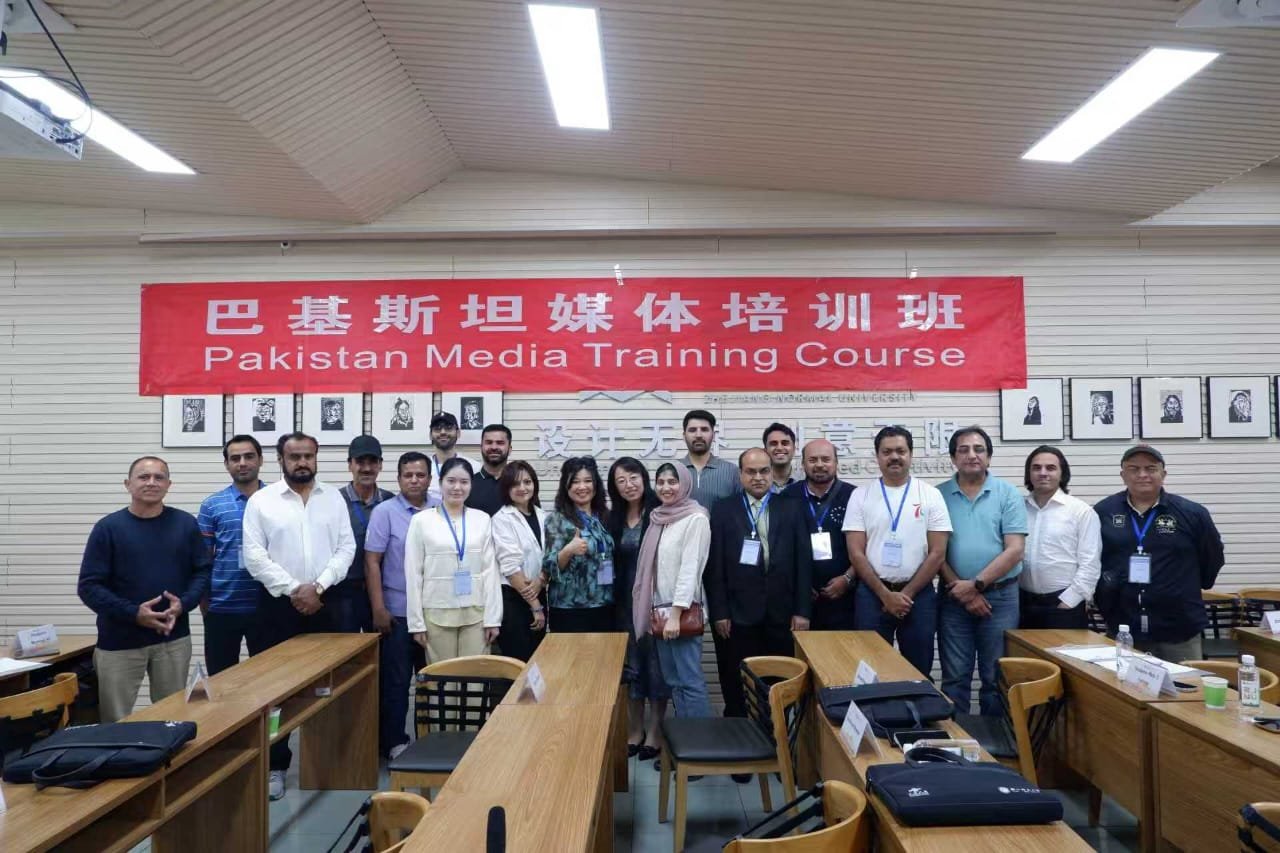 China Hosts Pakistani Journalists for 20-Day Media Course