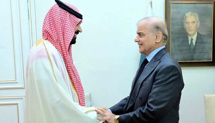 Pakistan stands ‘shoulder to shoulder’ with Saudi Arabia, vows PM amid Houthi attacks