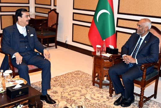 Gilani meets Maldivian President Muizzu